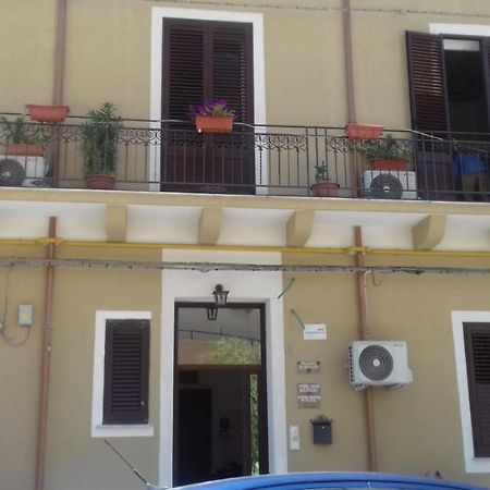 Le Casette Di Laura Palermo Exterior foto